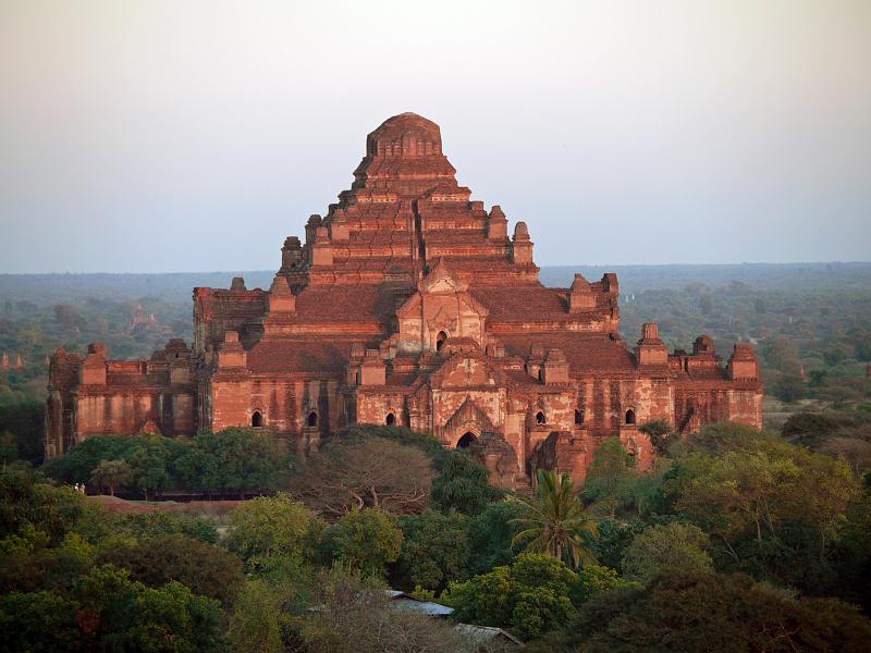 Burma III-104-Seib-2014.jpg - Dhammayangyi temple, built during the reign of King Narathu (1167-1170)(Photo by Roland Seib)